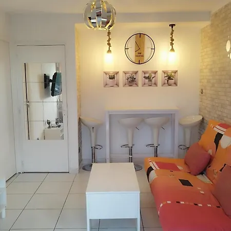 아파트 Agreable 2 Pieces 30 M2 A Louer 르발카레스